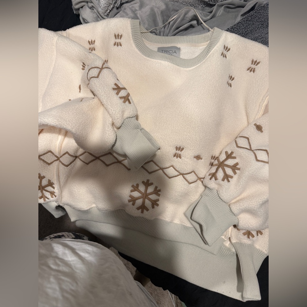 Tricia Fix Chainstitch Snowflake Cozy Sweatshirt - Picture 3 of 4